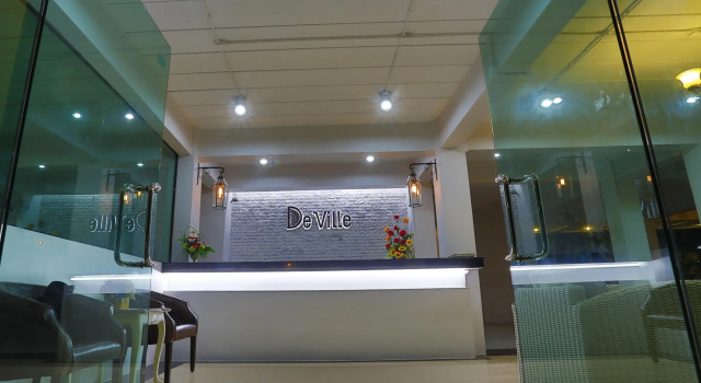 De Ville Nakhon, Book Hotel Lan Saka 