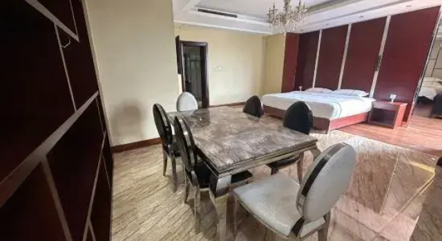 Люкс Hengyuan Hotel (Baise Hengji Plaza)
