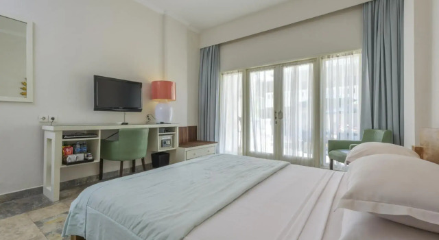 Bali Court Hotel and Apartments