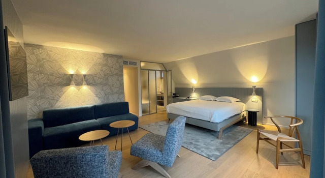 Полулюкс Hotel Iris