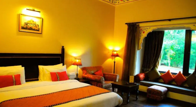 Полулюкс Hotel Ananta Palace