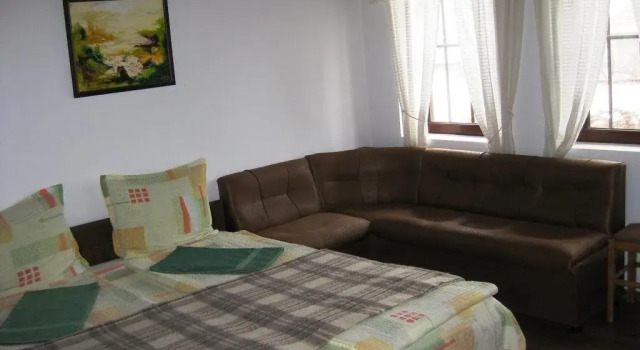 Chardaka Guest House, Buchen Sie Pension Kalofer Oblast Plowdiw