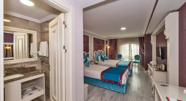 Четырёхместный номер Deluxe Marnas Hotels