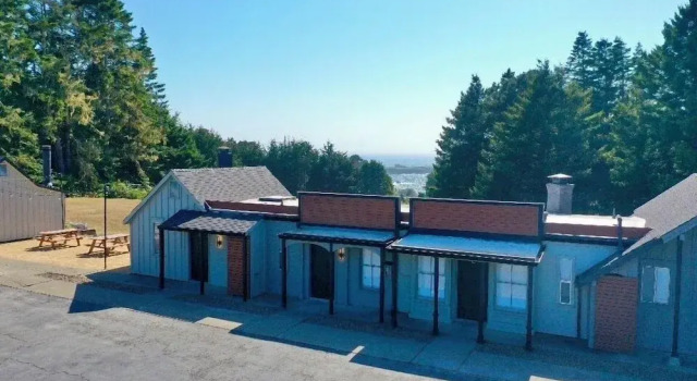 Mendo Bungalow, Забронировать Отель Отели Мендосино 3 звезды, рядом с Temple of Kwan Tai, 3*