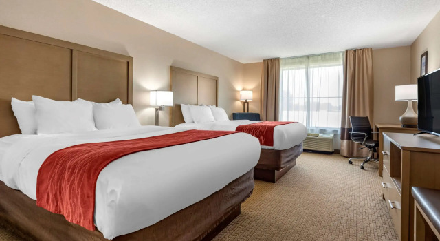 Четырёхместный номер Standard Comfort Inn & Suites Farmington - Victor