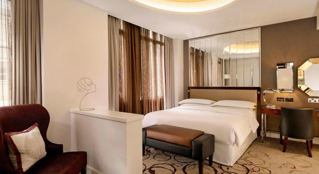 Двухместный клубный номер Sheraton Grand London Park Lane