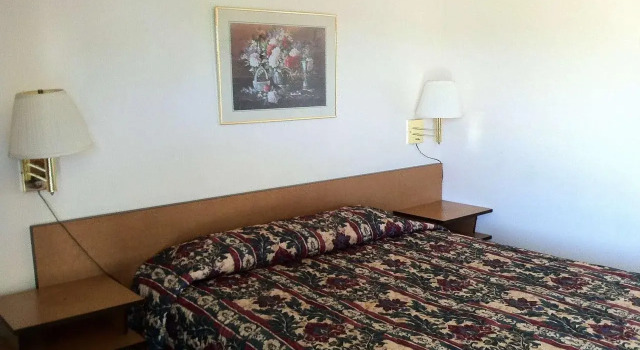 Greenway Motel
