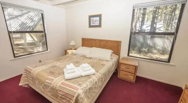 3195 Pasadena Avenue 6 Bedroom Home by RedAwning
