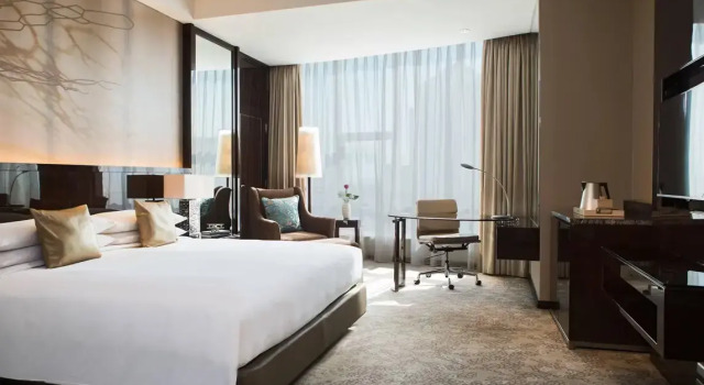 Двухместный номер Club Renaissance Shanghai Pudong Hotel
