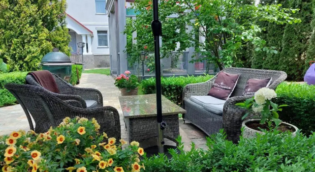 Bortnichi House, Prenota Hotel Kiev Regione di Kiev