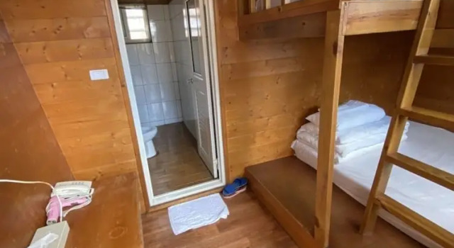 Кровать в общем номере c 1 комнатой Dingdai Glass Villa