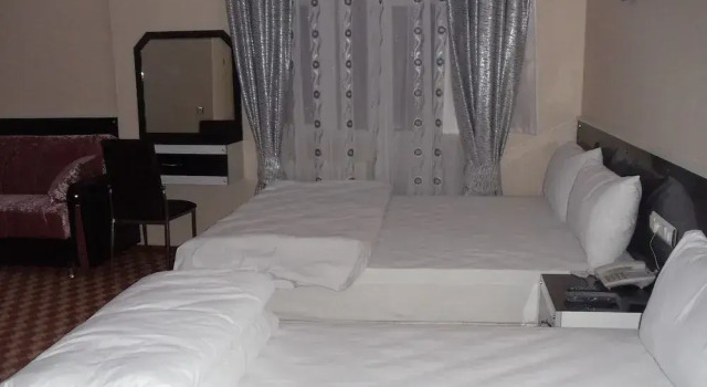 Hotel Seker, Забронировать Отель Отели Диярбакыра с парковкой, рядом с Городской стадион Ататюрка в Диярбакыре, Парковка