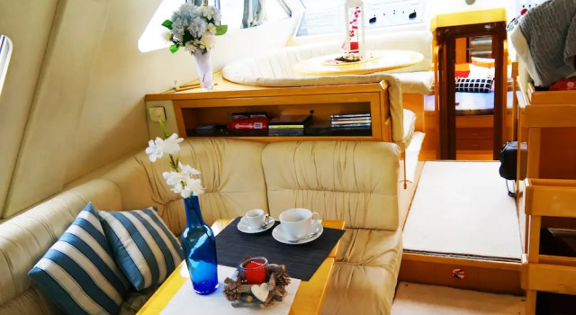 Yacht Suite Procida, Book Vacation Home Hotels in Procida with Breakfast, Breakfasts