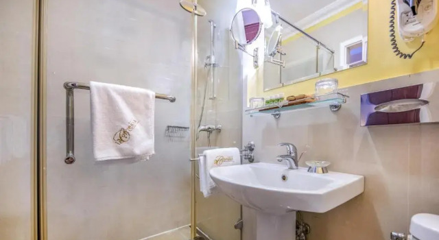 Номер Standard La Contessa Castle Hotel