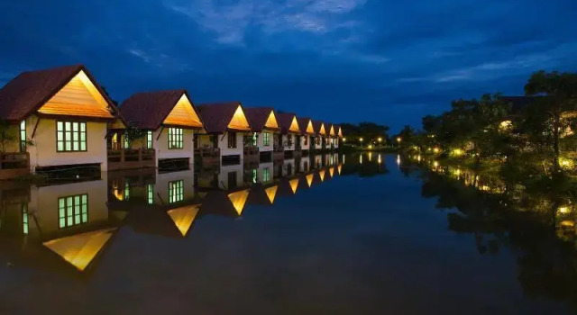 Двухместный номер Standard с балконом и с красивым видом из окна Suan Luang Garden View