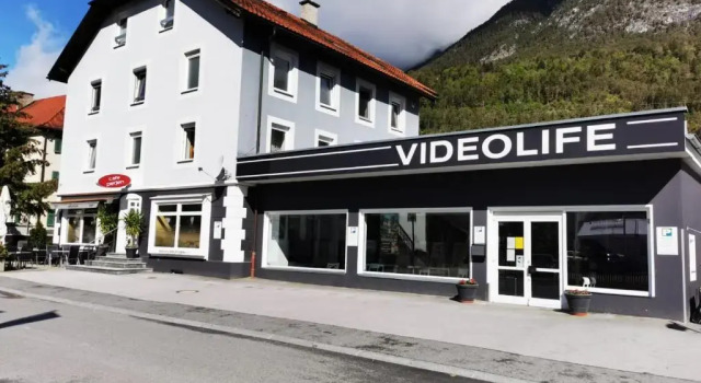 Dachgeschoss-Apartment in Landeck - 140m², Book Apartment Hotels in Landeck with Parking, Parking