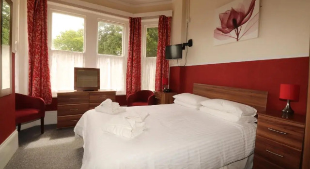 Standard- familie værelse med haveudsigt Daish's Hotel
