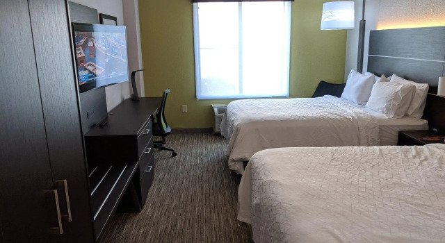 Четырёхместный номер Standard Holiday Inn Express & Suites Charlotte-Concord-I-85 by IHG