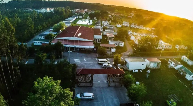 Бунгало с 3 комнатами с видом на сад Natur Camping Bungalow T3 - 7