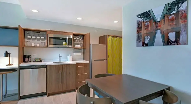 Четырёхместный люкс Home2 Suites by Hilton Bettendorf Quad Cities
