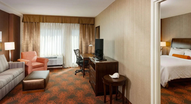 Двухместный люкс c 1 комнатой Hilton Garden Inn Seattle Downtown