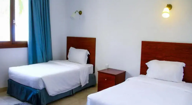 Coastal Living With Marina Views, Prenota Appartamento Hotel a Dhofar con parcheggio, Parcheggio