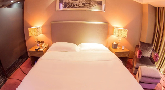 Двухместный номер Superior La Perle International Hotel