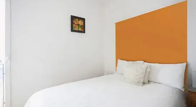 Tourismrent La Latina, Забронировать Апартаменты/квартира Латина Мадрид, рядом с Церковь Св. Терезы и Св. Иосифа