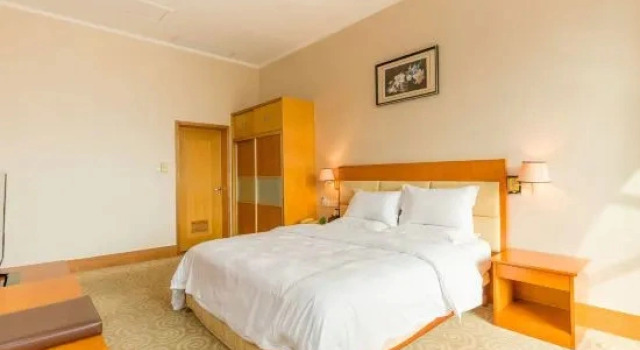 Четырёхместный люкс Business Zuiranju Holiday Hotel