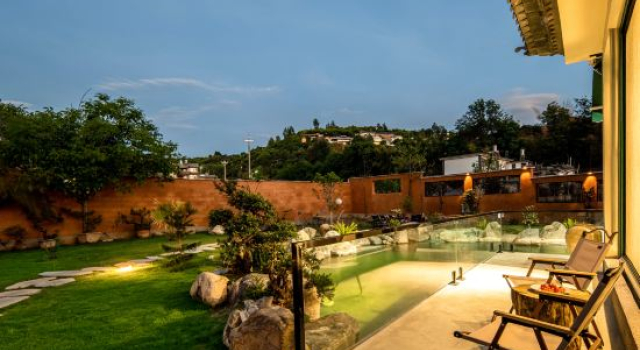 Shaxi Chuntang · Mountain Dwelling, Book Hotel Dali Yunnan