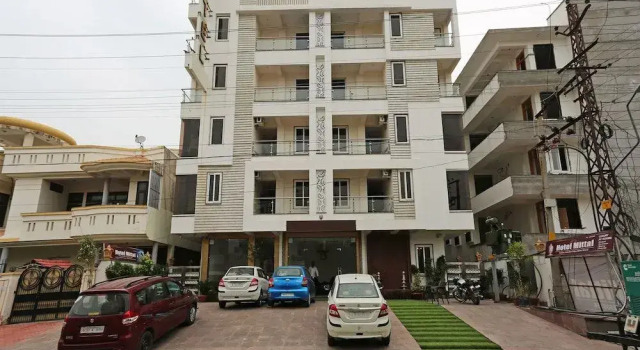 OYO 9476 Hotel Mittal, Забронировать Отель Отели штата Раджастхана с парковкой, Парковка