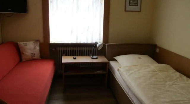 Pension "Zum Schwan", Забронировать Гостевой дом Мюр-ам-Зее Franconian Lake District