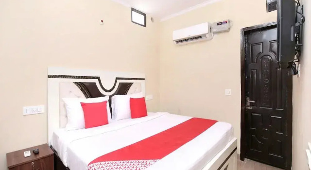 Hotel Skyz By OYO Rooms, Varaa Hotelli Zirakpur Haryana