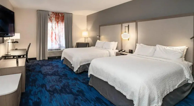 Четырёхместный номер Standard Fairfield Inn & Suites by Marriott Kearney