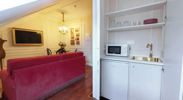Полулюкс Boutique Hotel Teatro