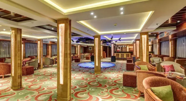MS Esmeralda Nile Cruise from Aswan or Luxor, Забронировать Отель Отели Аль-Луксора с парковкой, Парковка