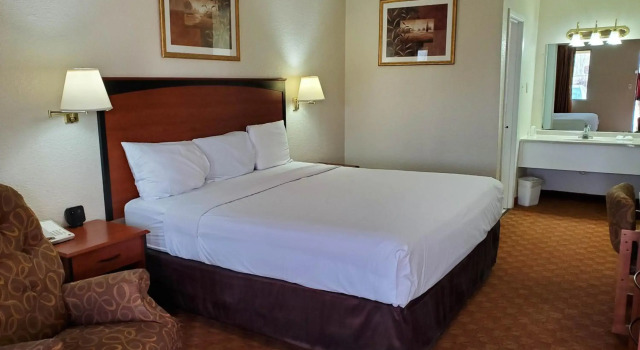 Red Roof Inn Shamrock