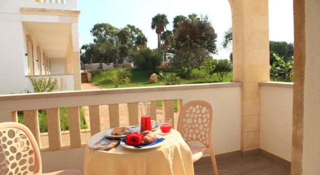 Четырёхместный номер Standard с балконом Eden Resort Country & Spa