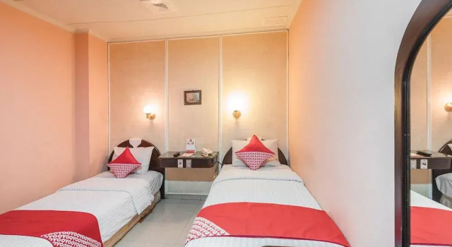 OYO 671 Hotel Capitol