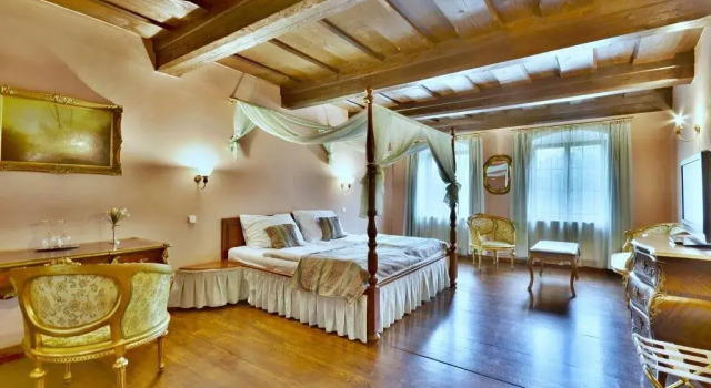 Villa Conti, Забронировать Отель Отели Чески-Крумлов с парковкой, рядом с House of the Dyed Cloth, Парковка