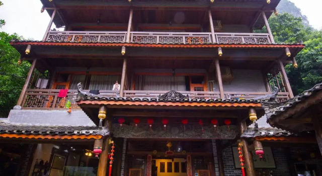 Yangshuo Scenic Mountain Retreat