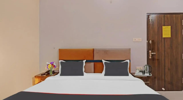 Fabexpress Sm Palace, Забронировать Отель Отели Гомти Нагара с завтраком, Завтраки