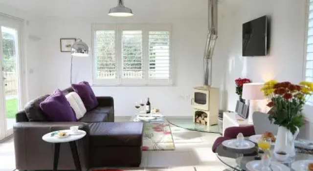 Harrys at Spire Cottage Dog friendly cottage, Забронировать Дом для отпуска Виллы Исторического графства Суссекса, Вилла