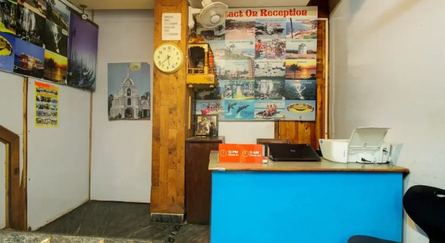 OYO 42077 Log Inn, Забронировать Отель Калангут Северный Гоа, рядом с Пляж Калангут