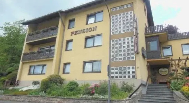 Haus am Kurpark - Hotel Garni, Забронировать Отель Прюм Айфель, рядом с Sculpture Park Kruft