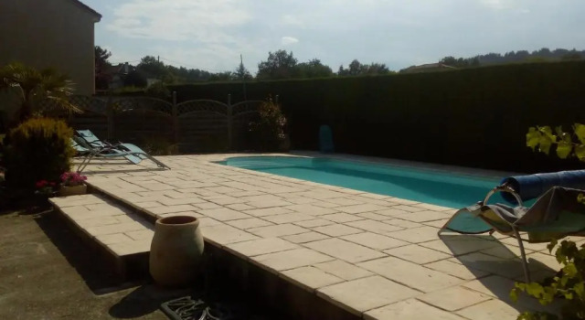 Chambres des Arrys, Book Pension Hoteller i Rhône-Alps med parkering, Parkering