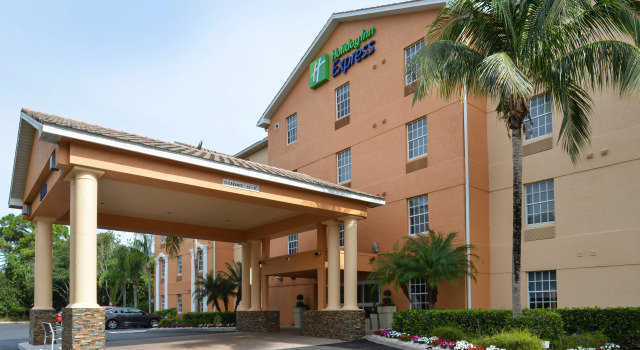 Holiday Inn Express & Suites Naples North - Bonita Springs by IHG