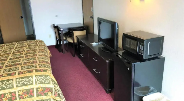 Номер Standard American Inn & Suites