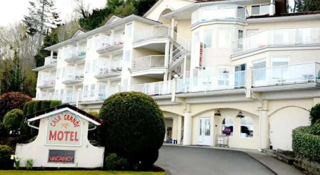 Casa Grande Inn, Rezervovat Hotel Qualicum Beach 