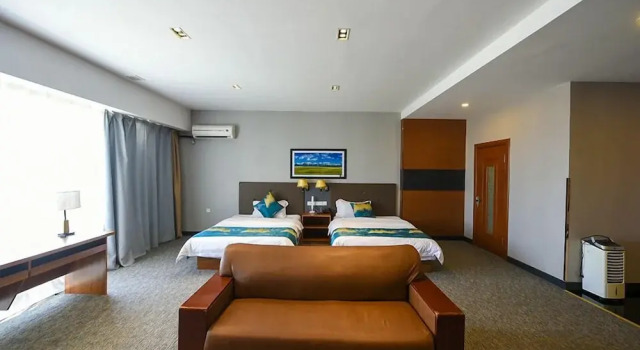 Двухместный номер Superior V Hotel & Event Hall